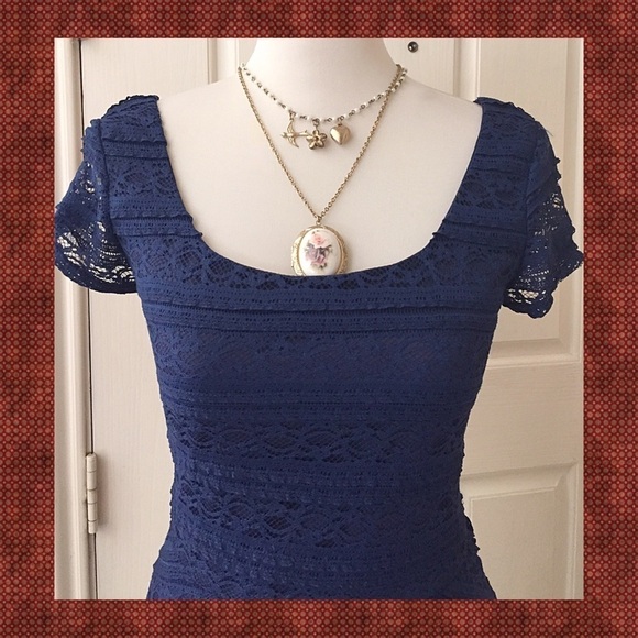 Love Reign Navy stretch lace peplum mini dress size XL - Picture 3 of 6